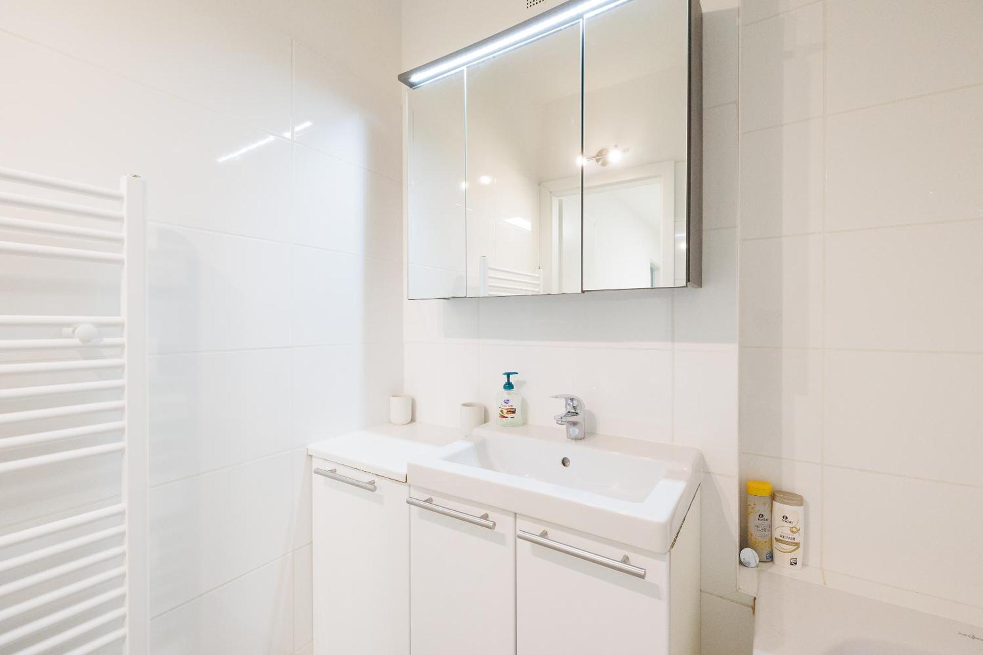 Neue Renovierte Und Möblierte Charmante Wohnung!!!