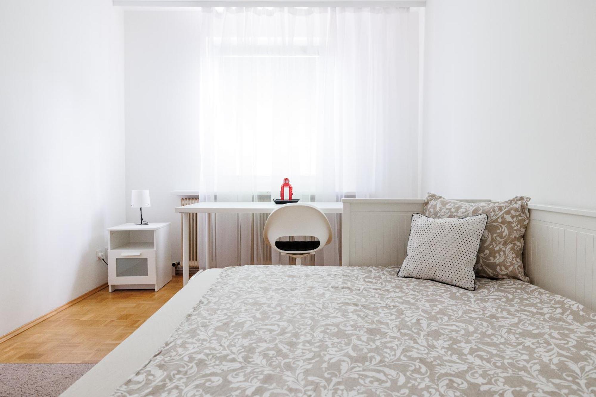 Neue Renovierte Und Möblierte Charmante Wohnung!!! *